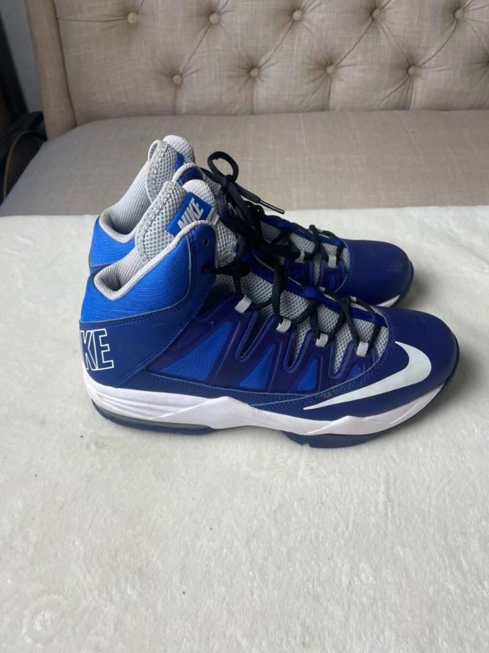 EUC Men's Nike Air Max Stutter Step Blue & White Basketball Sneakers size 8.5